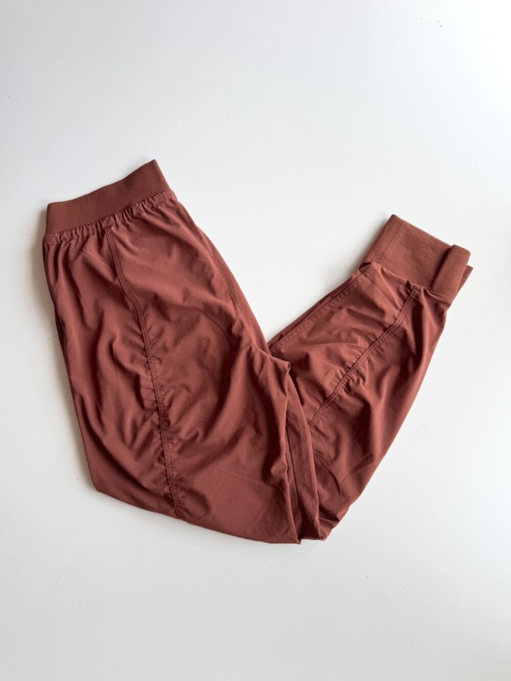 ATHLETA Altitude II Ancient Mahogany Brown Mid Rise Jogger Pants, Size 8 - Picture 5 of 13